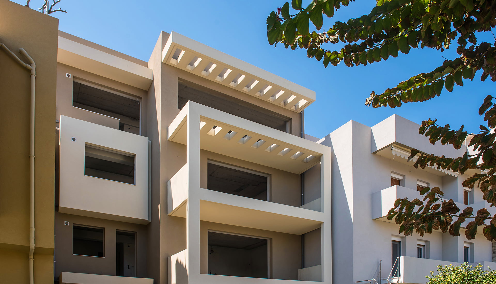 Εφαρμογή εξωτερικής θερμομόνωσης σε πολυκατοικία